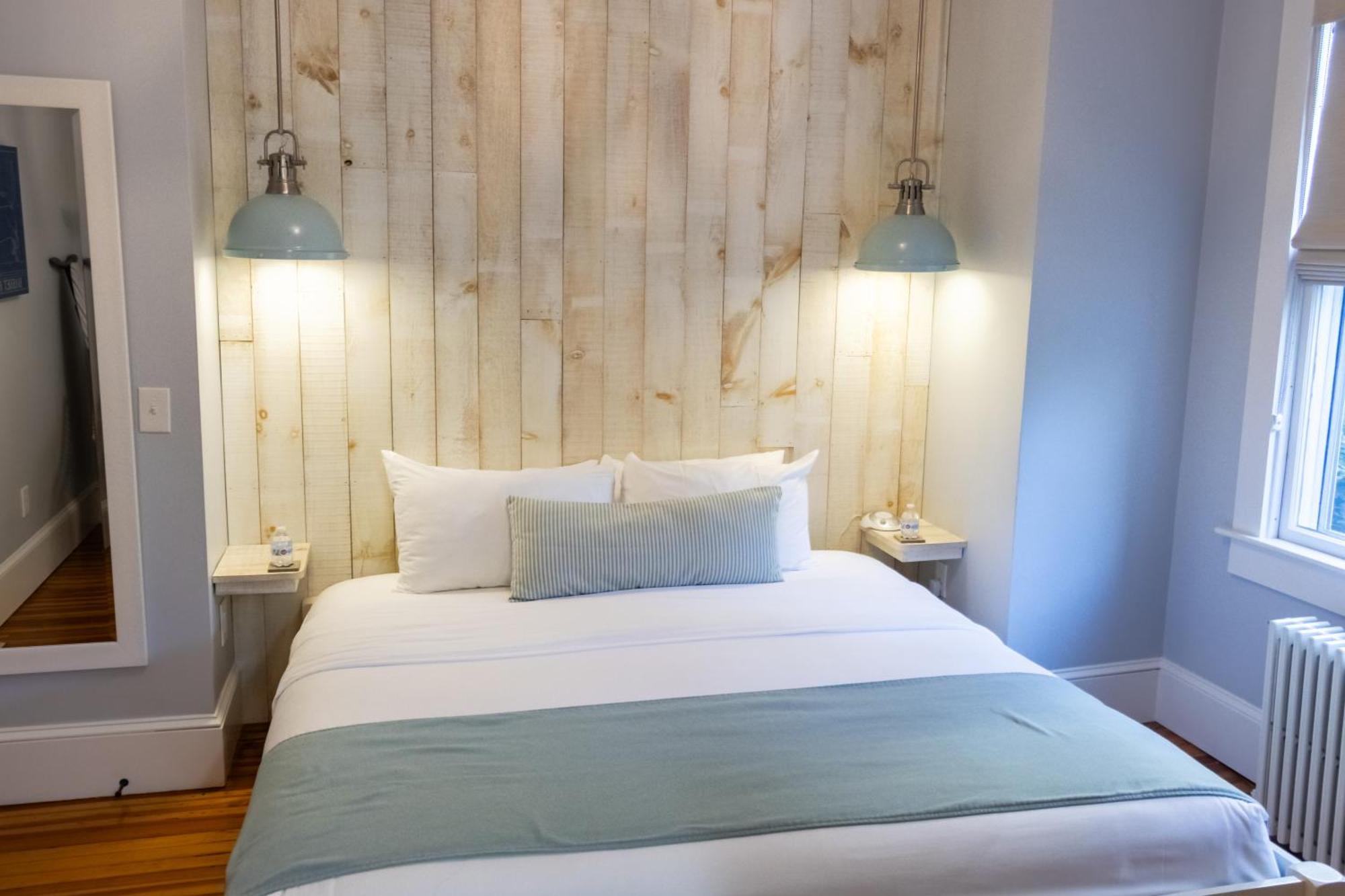 Paws On Pelham (Adults Only) Bed & Breakfast Newport Ngoại thất bức ảnh