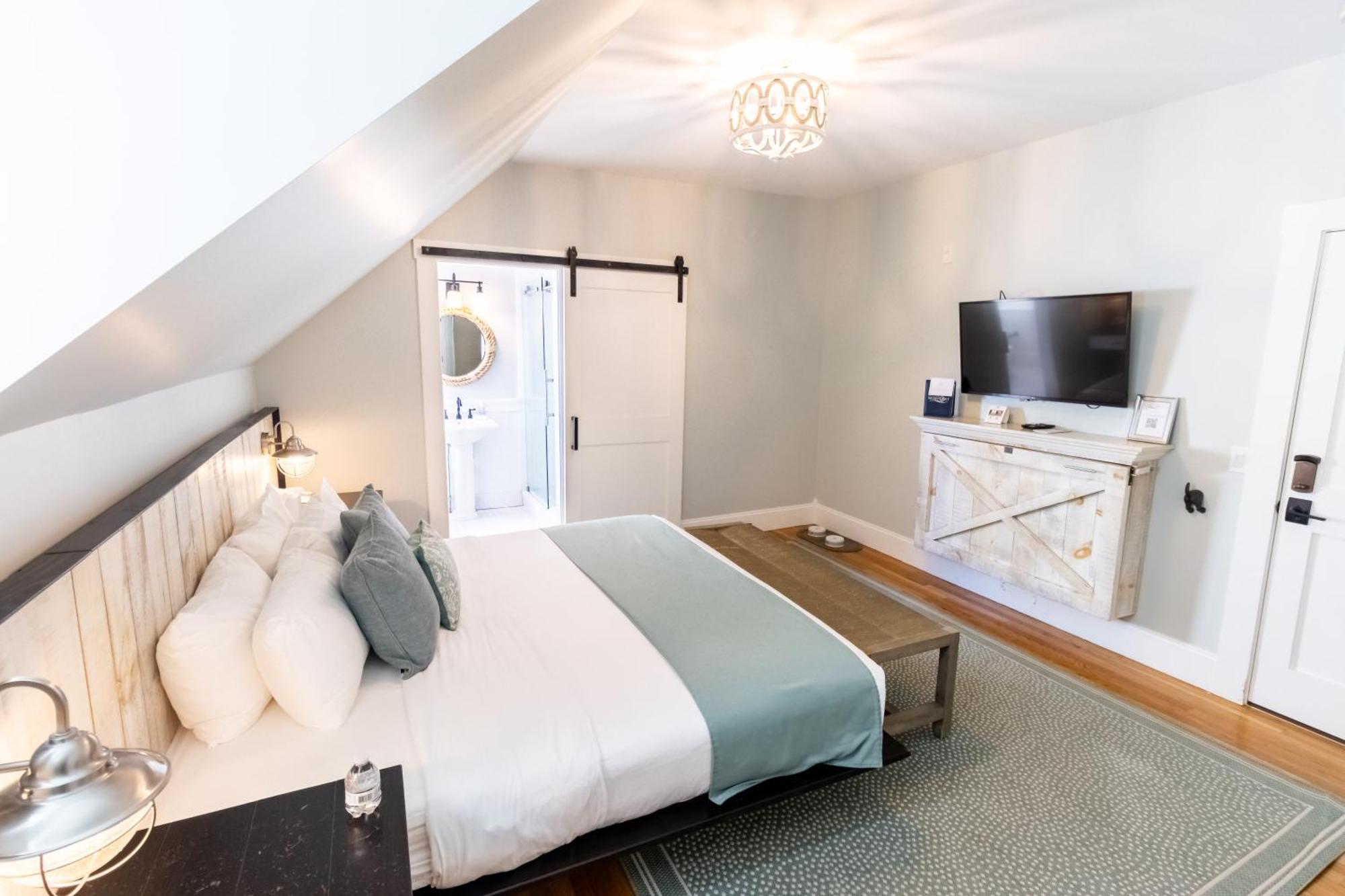 Paws On Pelham (Adults Only) Bed & Breakfast Newport Ngoại thất bức ảnh